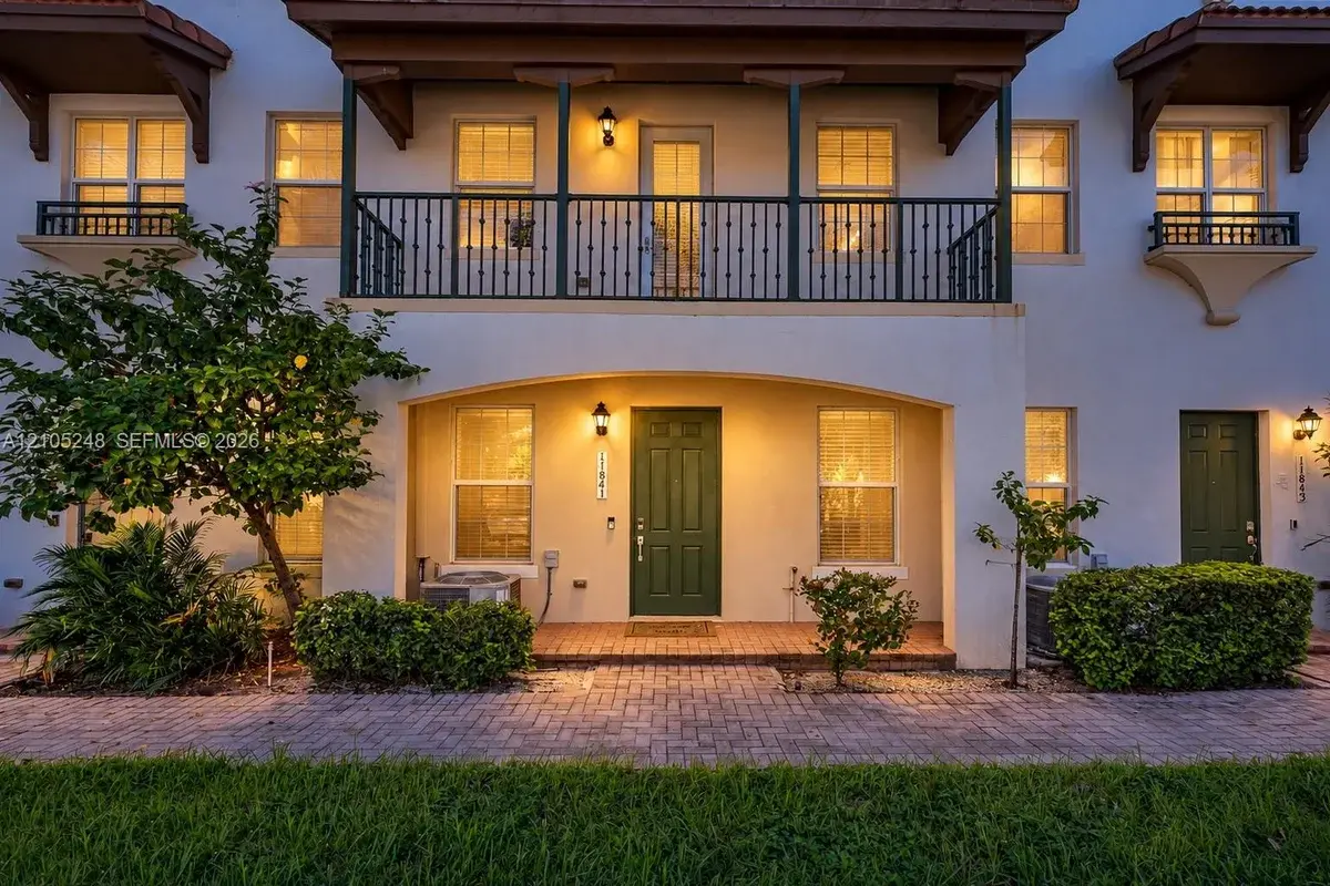 11841 SW 26th St, Miramar: photo 1 of 48