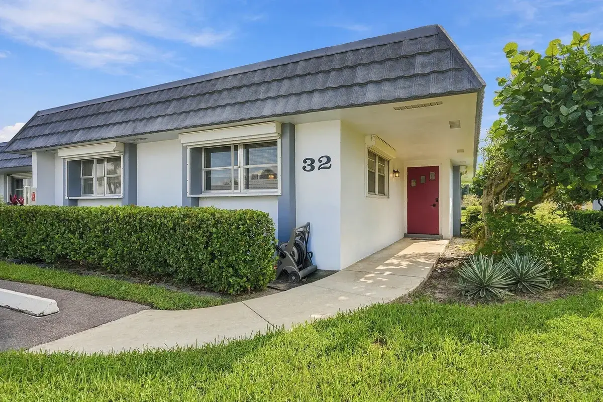 2886 Fernley Dr E #32, West Palm Beach: photo 1 of 42