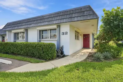 2886 Fernley Dr E #32, West Palm Beach: photo 1 of 42