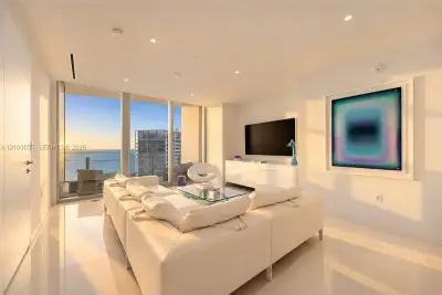 300 Biscayne Boulevard Way #5205W, Miami: photo 1 of 50