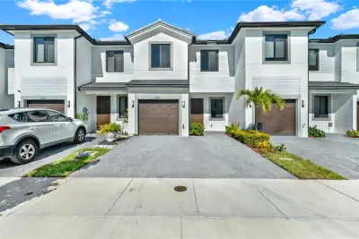 18981 SW 344th Ter, Homestead: photo 1 of 33