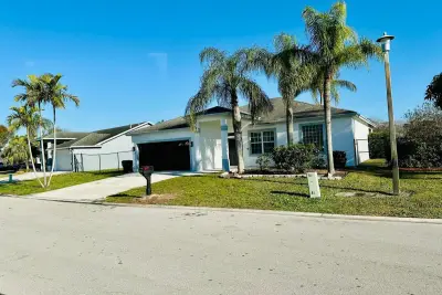 1196 Hatteras Cir, West Palm Beach: photo 1 of 14