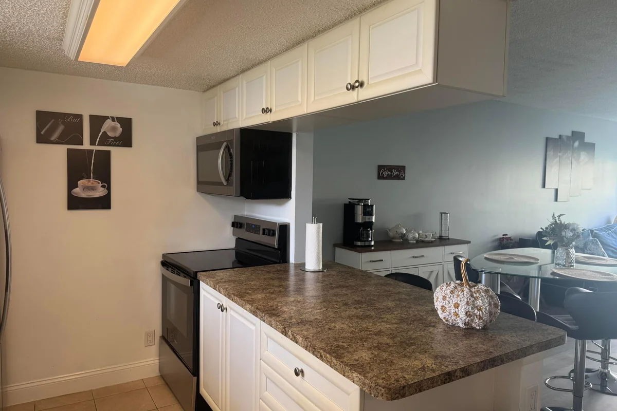 6331 La Costa Dr #B, Boca Raton: photo 1 of 26