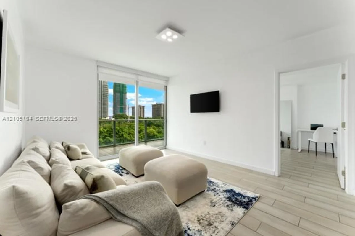 1600 SW 1st Ave #707, Miami: photo 1 of 49