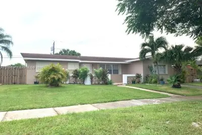 20600 SW 115th Rd, Miami: photo 1 of 12