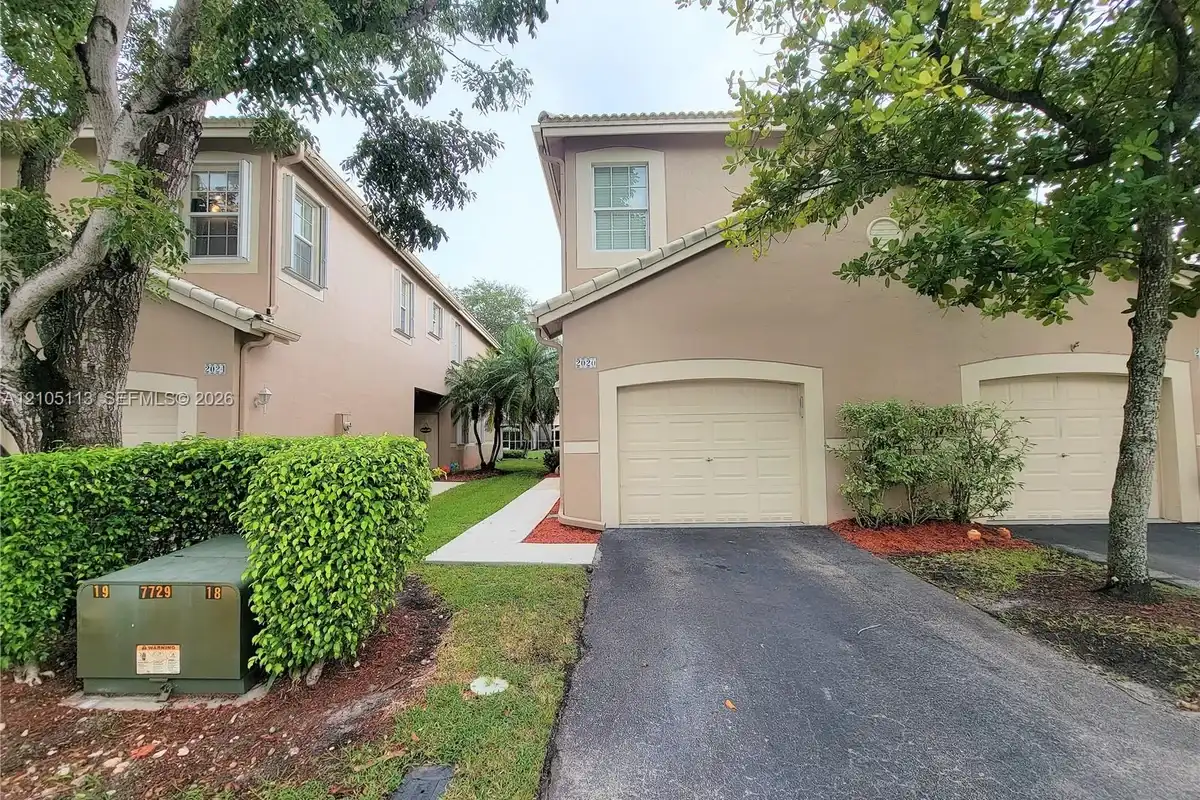 2020 Pompeii Ct, Weston: photo 1 of 27