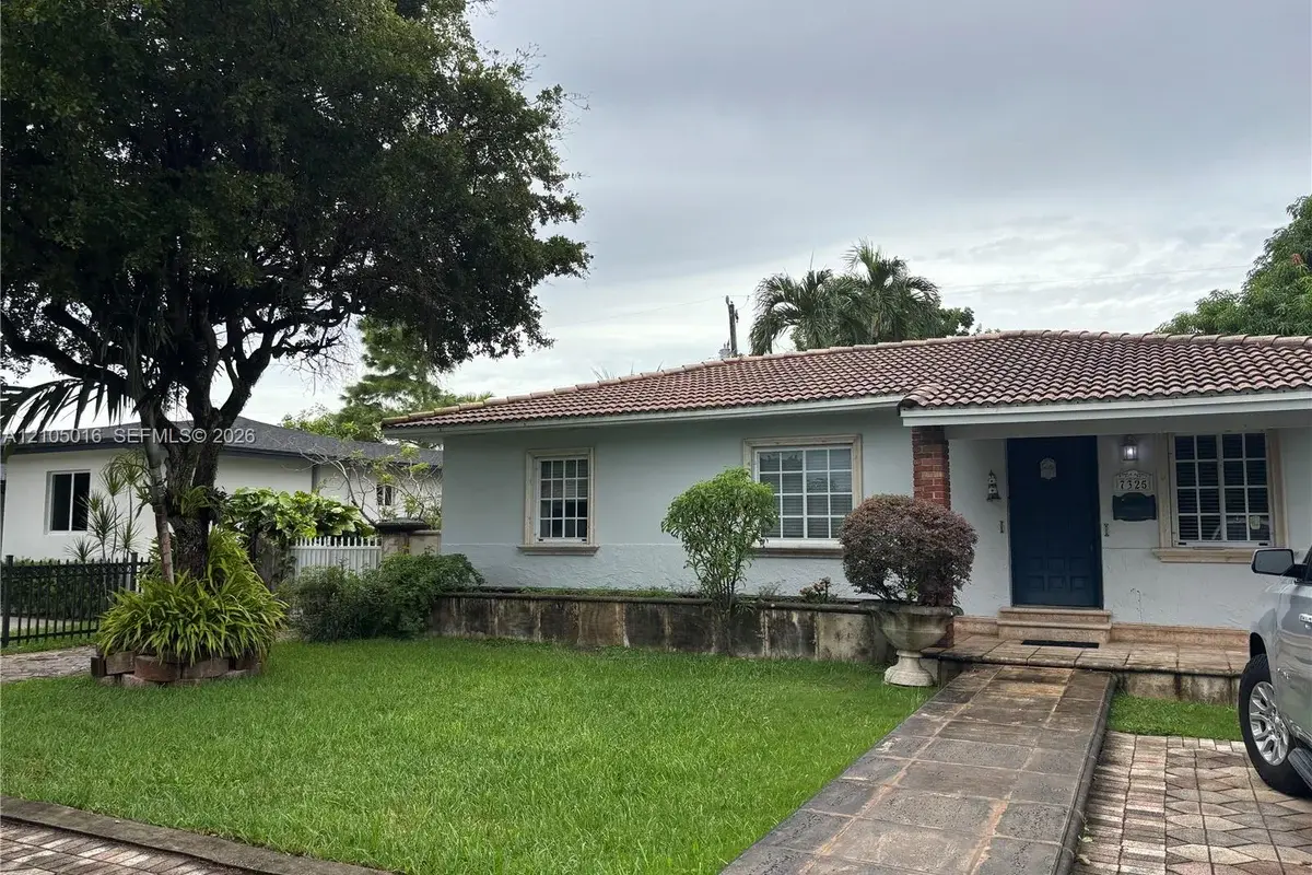 7325 SW 18th St Rd, Miami: photo 1 of 23