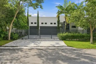 114 NE 16th Pl, Fort Lauderdale: photo 1 of 41