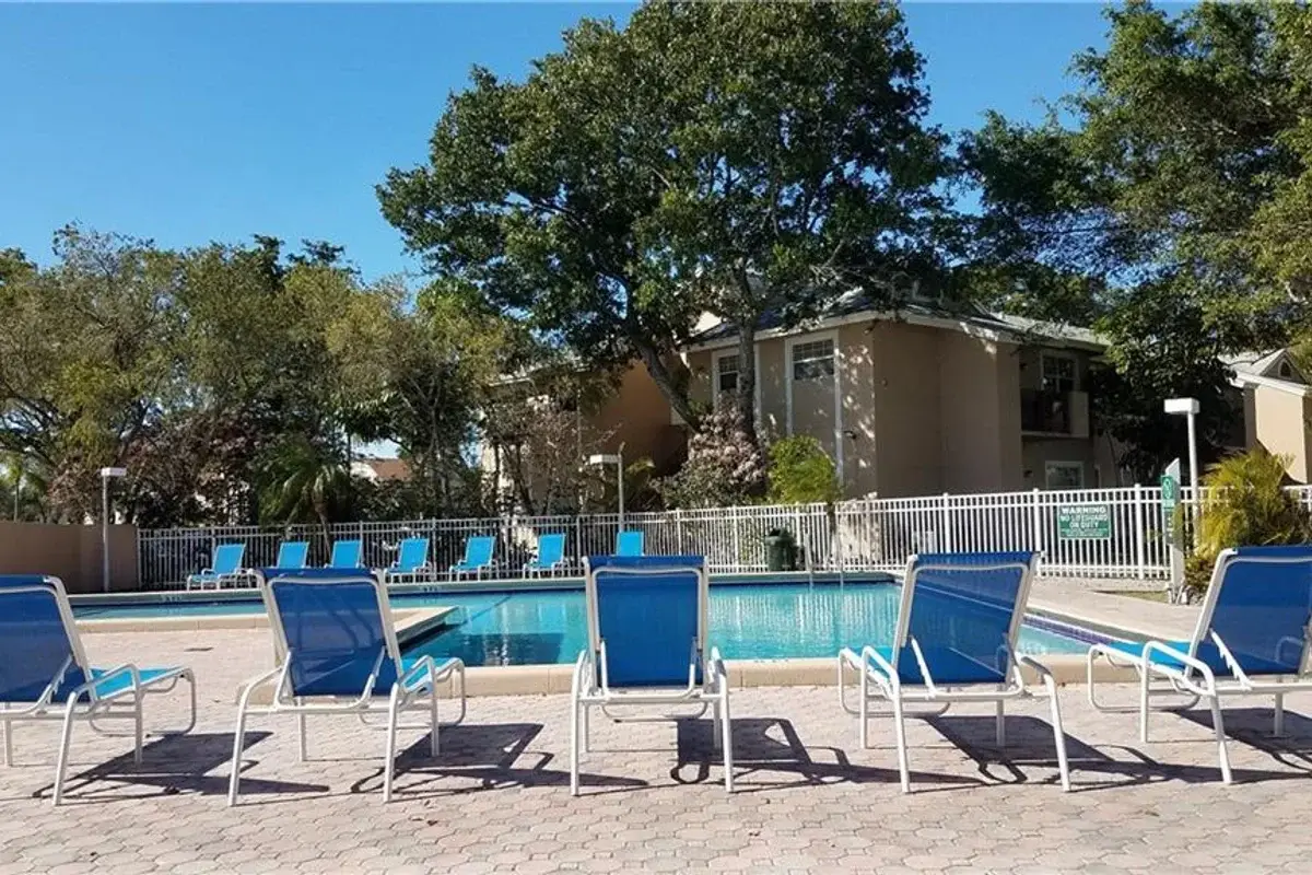 1731 NW 96th Ter #2C, Pembroke Pines: photo 1 of 2