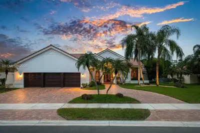 355 Coconut Cir, Weston: photo 1 of 80