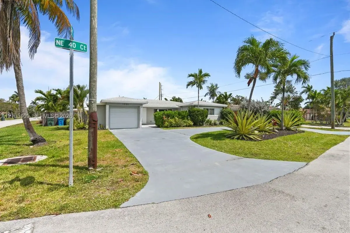 1501 NE 40th Ct, Oakland Park: photo 1 of 15