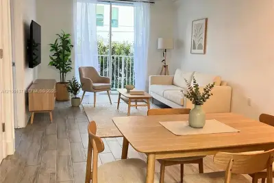 126 SW 17th Rd #405, Miami: photo 1 of 19