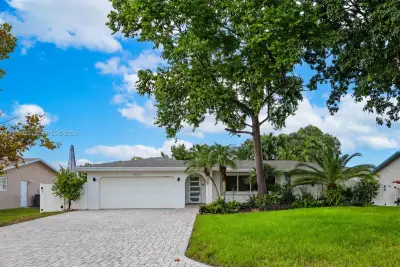 11531 NW 27th Ct, Plantation: photo 1 of 38