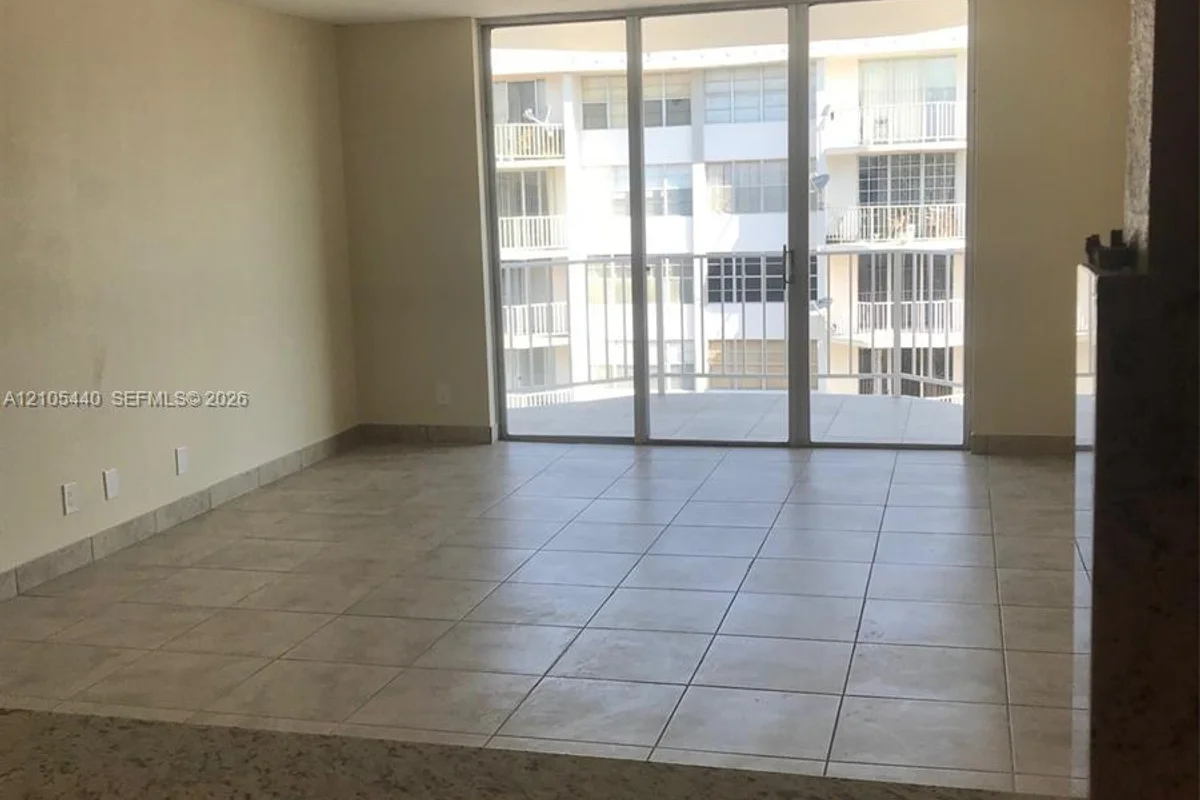 16710 NE 9th Ave #707, North Miami Beach: photo 1 of 13
