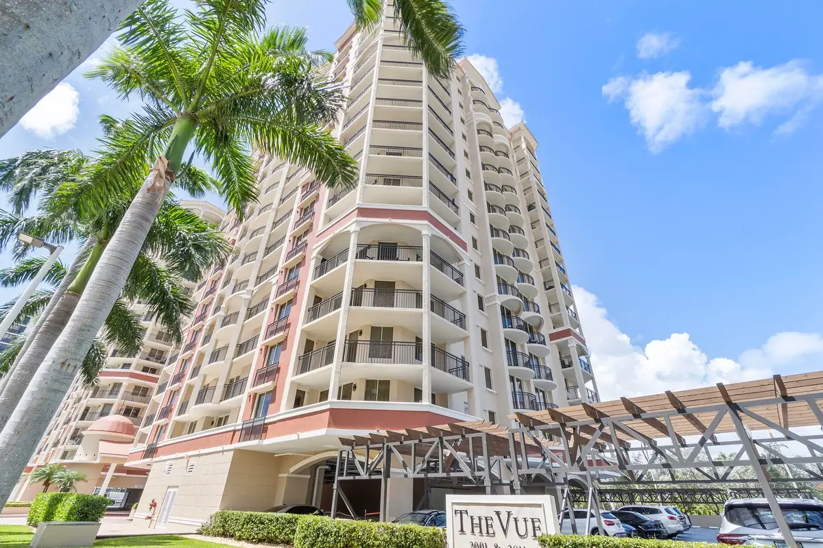 2011 N Ocean Blvd #304, Fort Lauderdale: photo 1 of 21
