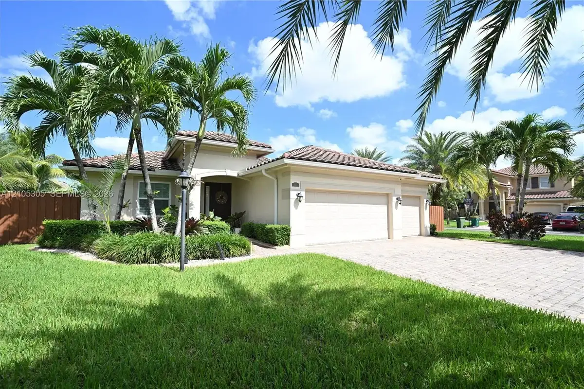 1631 NW 21st St, Homestead: photo 1 of 46