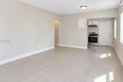 2707 Lincoln St #20, Hollywood: photo 1 of 7