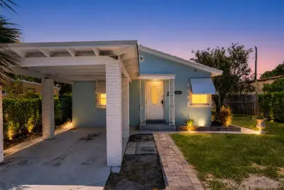 434 49th St, West Palm Beach: photo 1 of 32