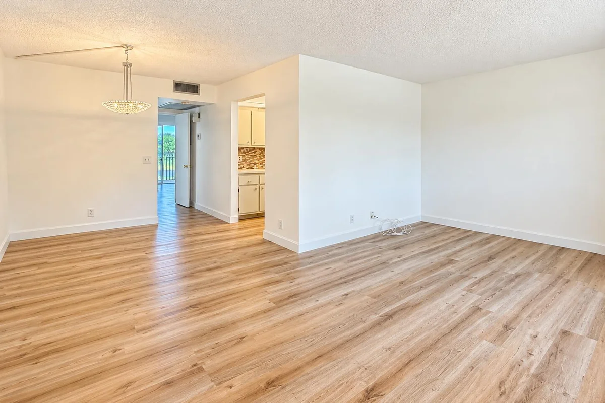 101 SW 132nd Way #305J, Pembroke Pines: photo 1 of 26