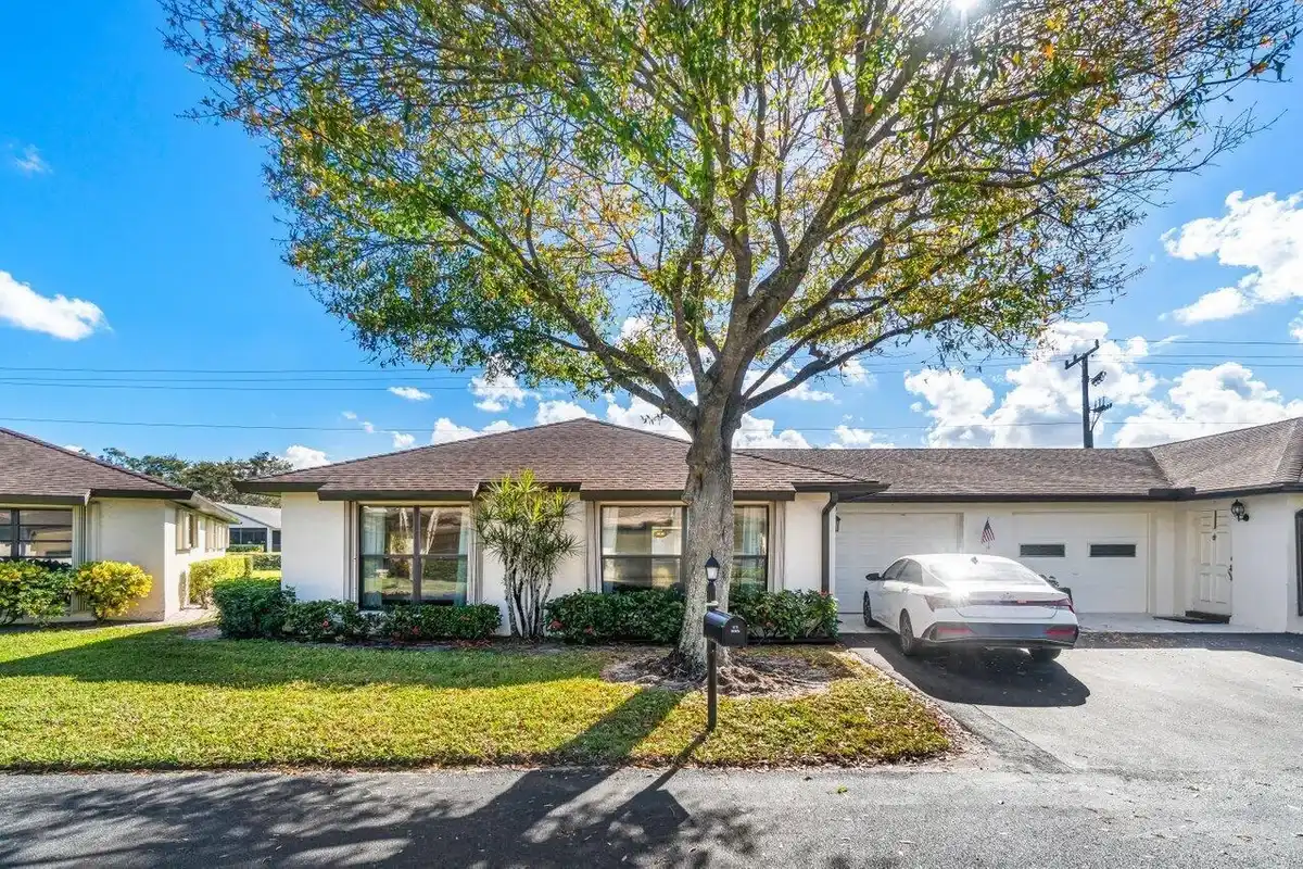 4862 Equestrian Rd, Boynton Beach: photo 1 of 26
