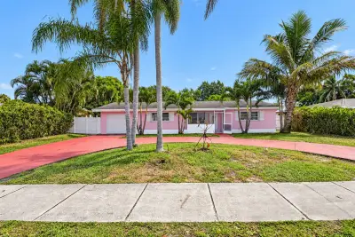 1186 Drexel Rd, West Palm Beach: photo 1 of 48