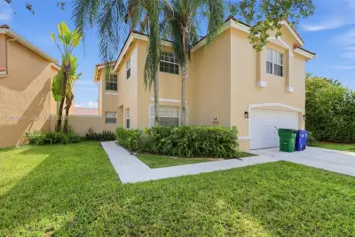 15310 SW 47th St, Miramar: photo 1 of 5