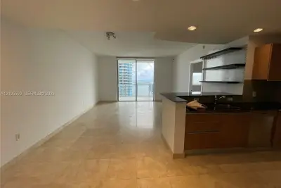1060 Brickell Ave #3905, Miami: photo 1 of 34