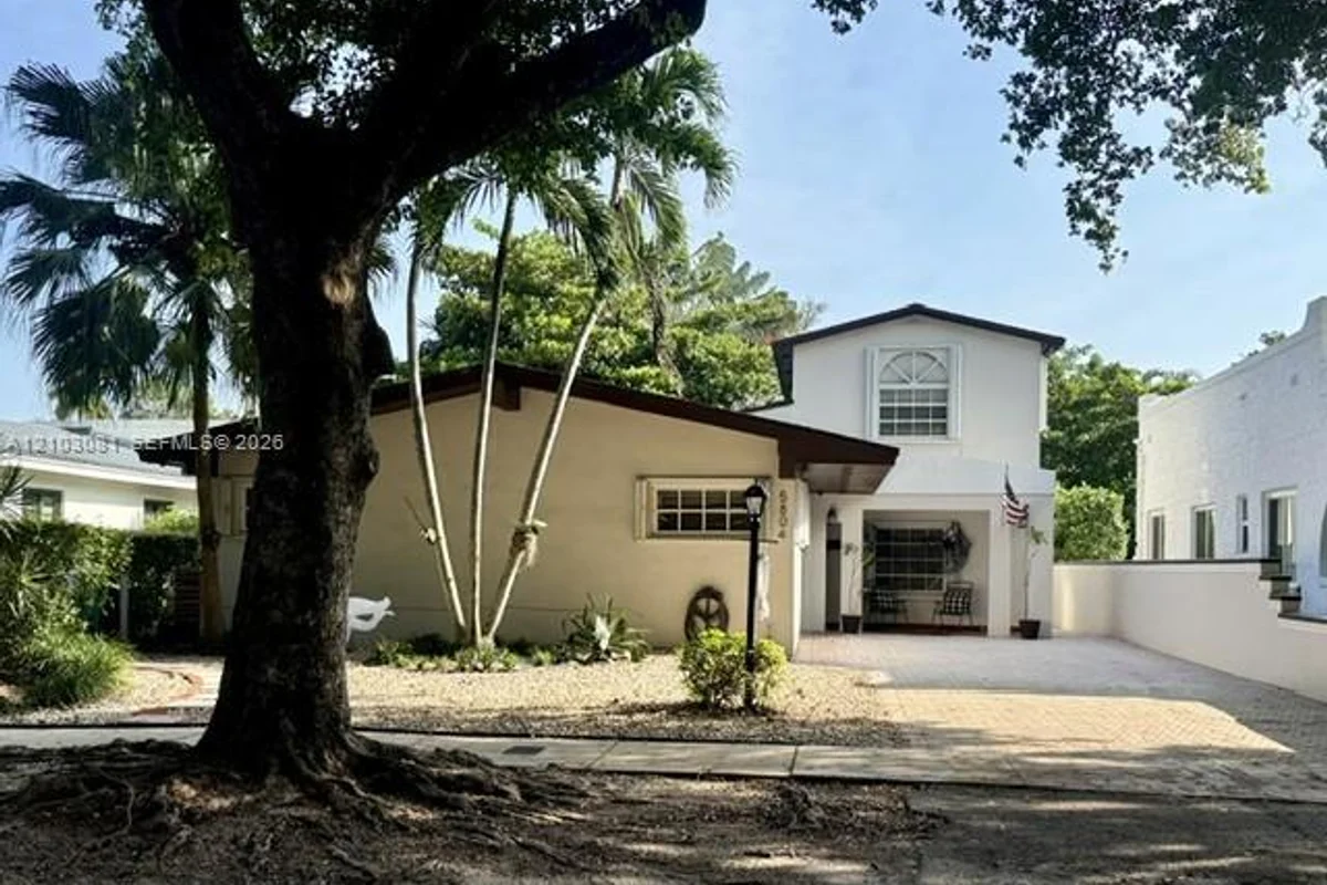 5804 SW 35th St, Miami: photo 1 of 37