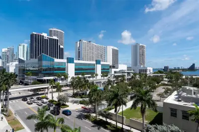 1400 Biscayne Blvd #504, Miami: photo 1 of 67