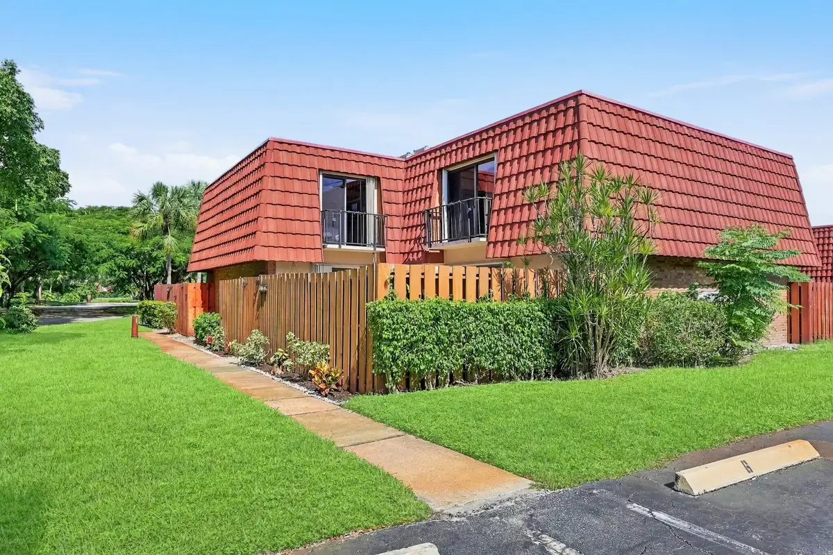 3105 Spanish Wells Dr #8-B, Delray Beach: photo 1 of 27