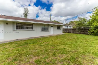 6333 Pierce St #2, Hollywood: photo 1 of 21