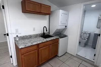 20906 SW 118th Ave, Miami: photo 1 of 14