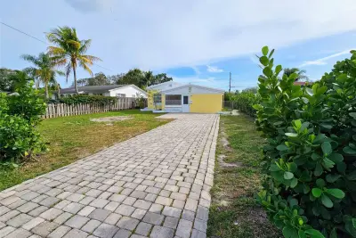 2040 NE 174th St, North Miami Beach: photo 1 of 42