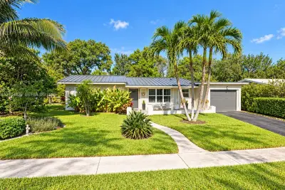 7131 NE 7th Ave, Boca Raton: photo 1 of 9