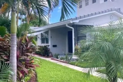 325 Nottingham Blvd #1, West Palm Beach: photo 1 of 11