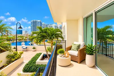 600 W Las Olas Blvd #806S, Fort Lauderdale: photo 1 of 52