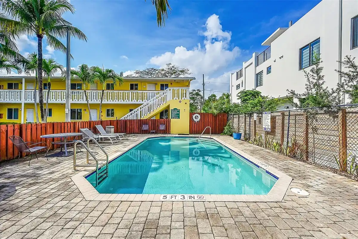 2655 NE 8th Ave #210, Wilton Manors: photo 1 of 45