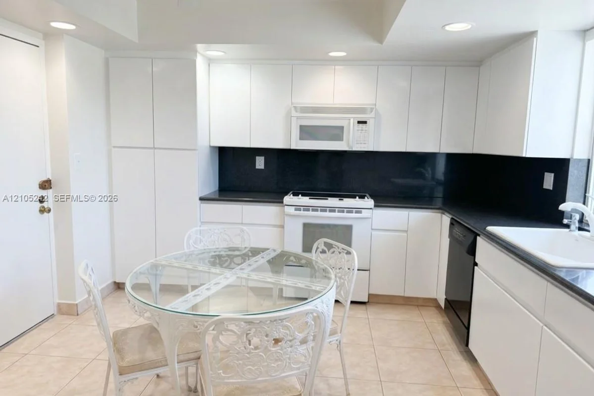600 Three Islands Blvd #1722, Hallandale Beach: photo 1 of 11