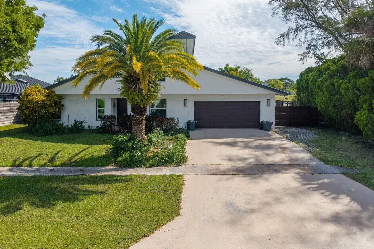 33 Oregon Ln, Boca Raton: photo 1 of 58
