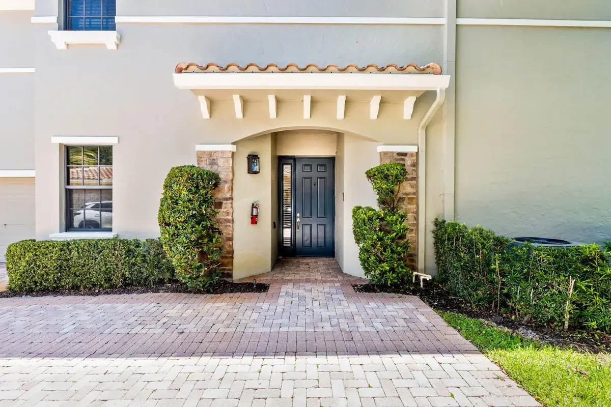 7543 Old Thyme Ct #1C, Parkland: photo 1 of 52