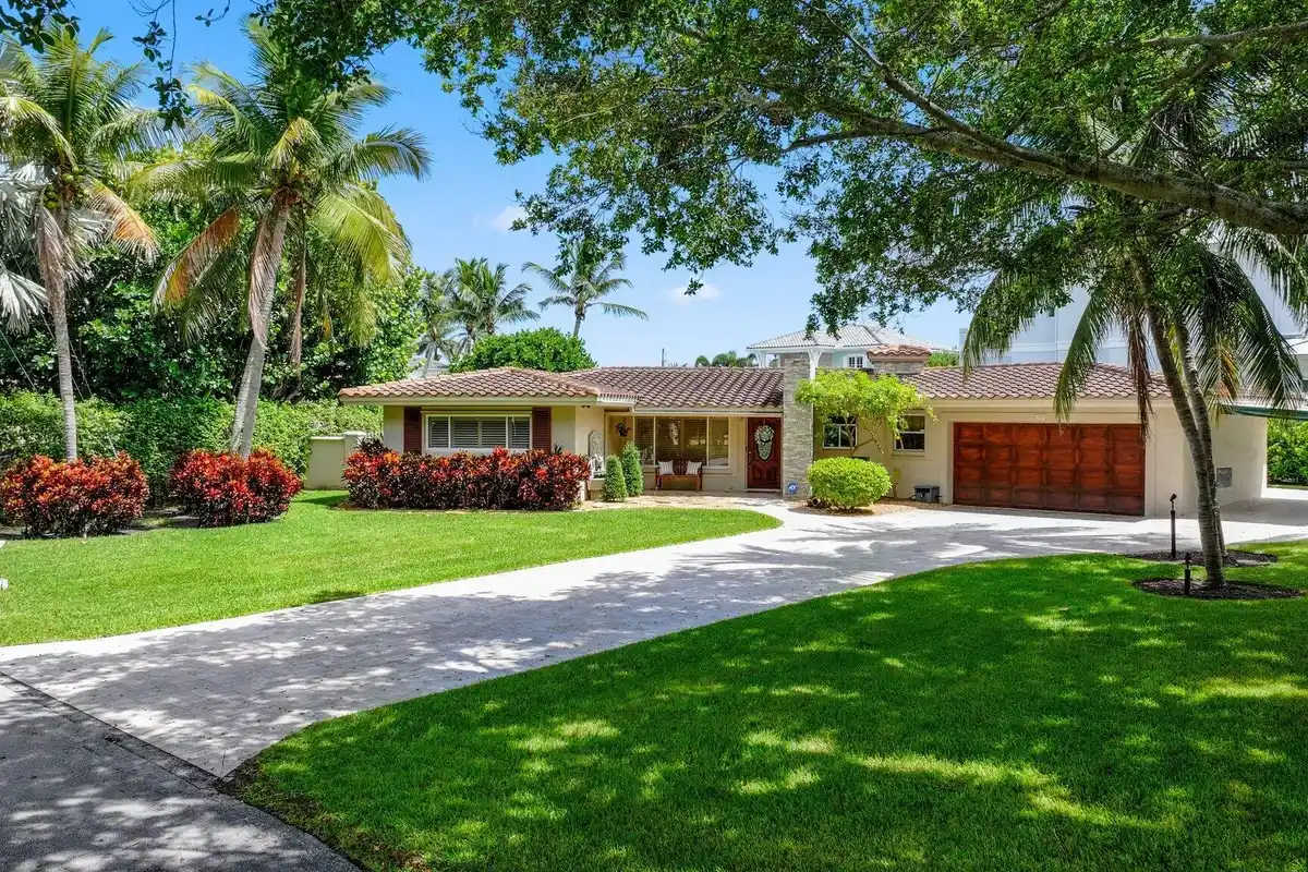 910 Banyan Dr, Delray Beach: photo 1 of 53