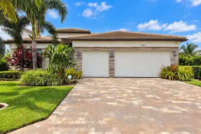 17071 Rainbow Falls Trl, Boca Raton: photo 1 of 82