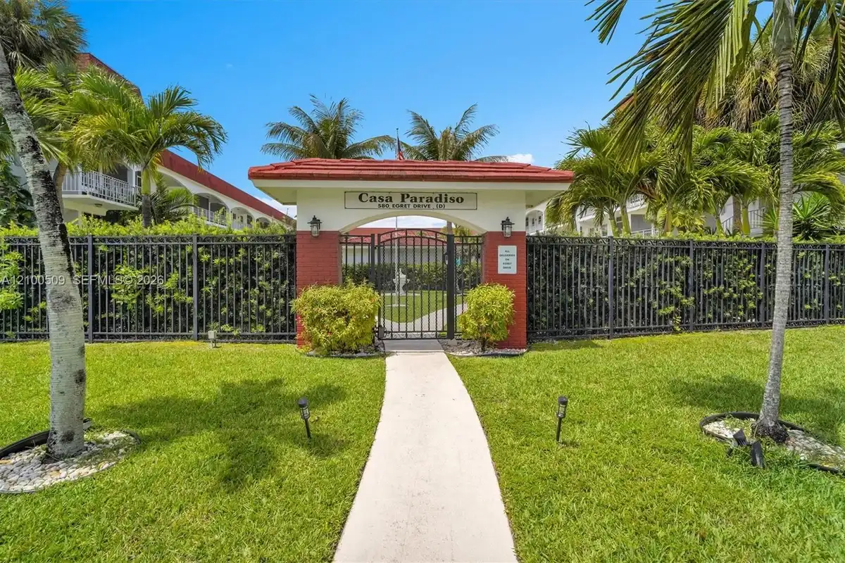 580 Egret Dr #111, Hallandale Beach: photo 1 of 38