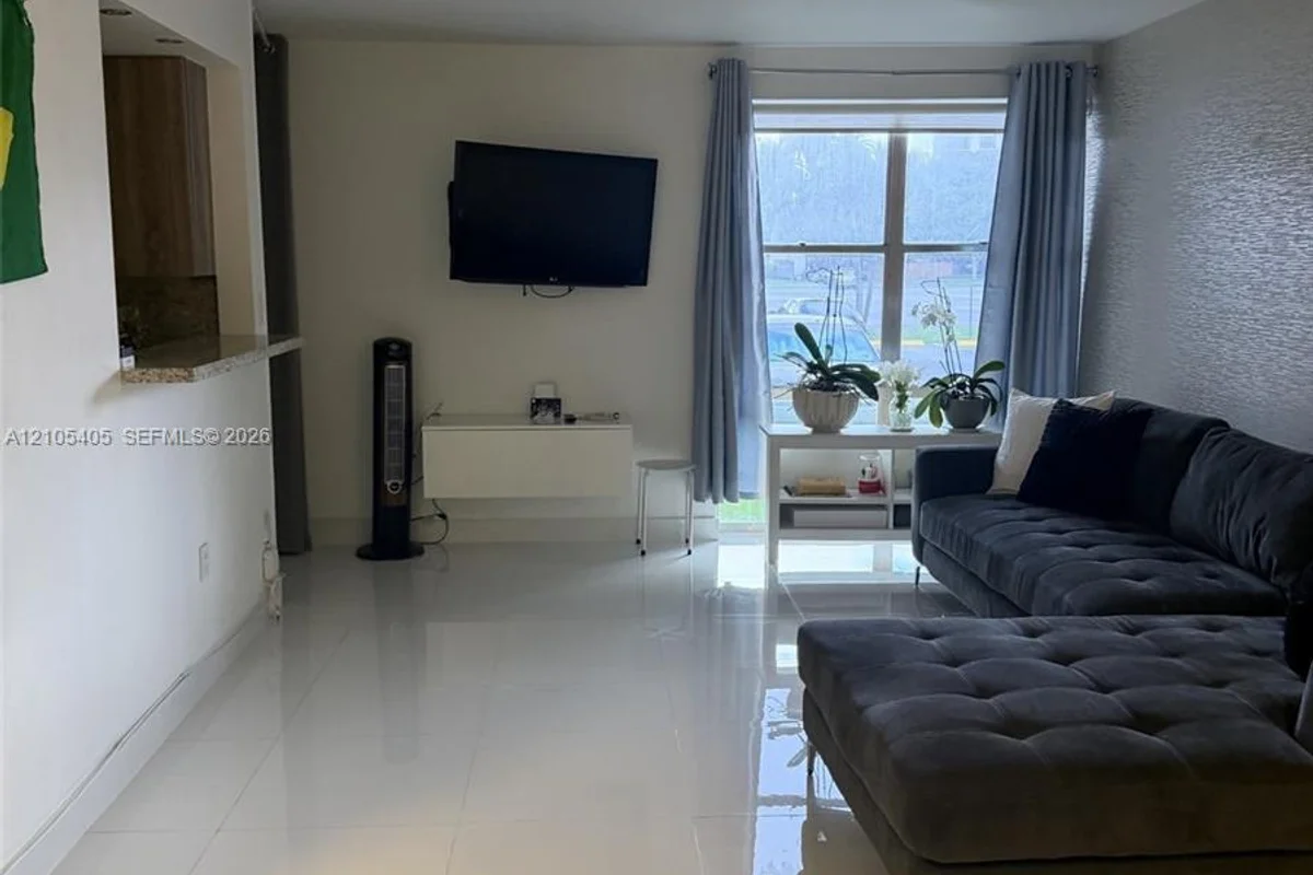 17570 Atlantic Blvd #119, Sunny Isles Beach: photo 1 of 13