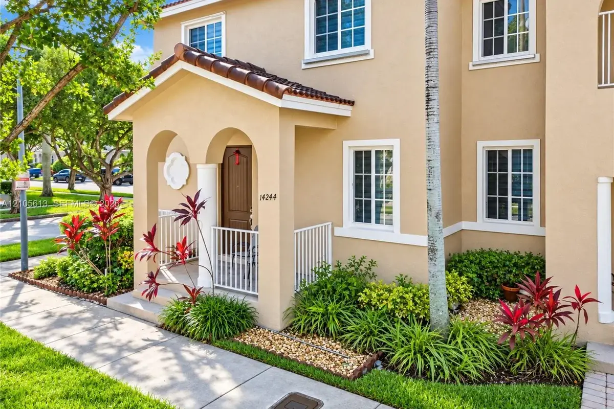 14244 SW 272nd Ln, Homestead: photo 1 of 35