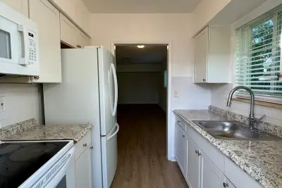 3221 NE 7th Ave #D, Pompano Beach: photo 1 of 11