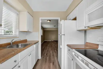 2920 NE 7th Ave #B, Pompano Beach: photo 1 of 14