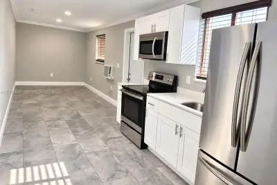 4641 SW 25th St #B, West Park: photo 1 of 8