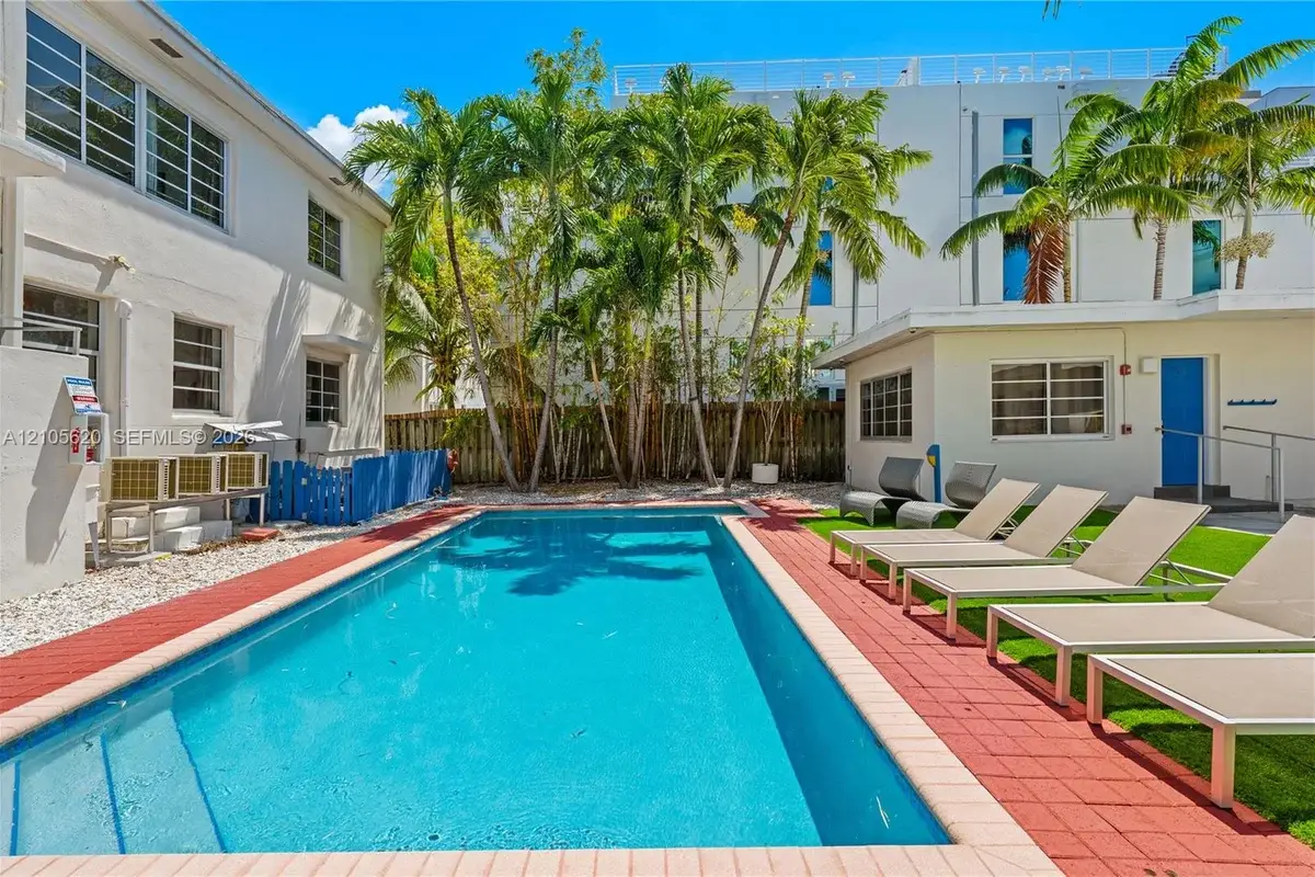 1032 Michigan Ave #E, Miami Beach: photo 1 of 28
