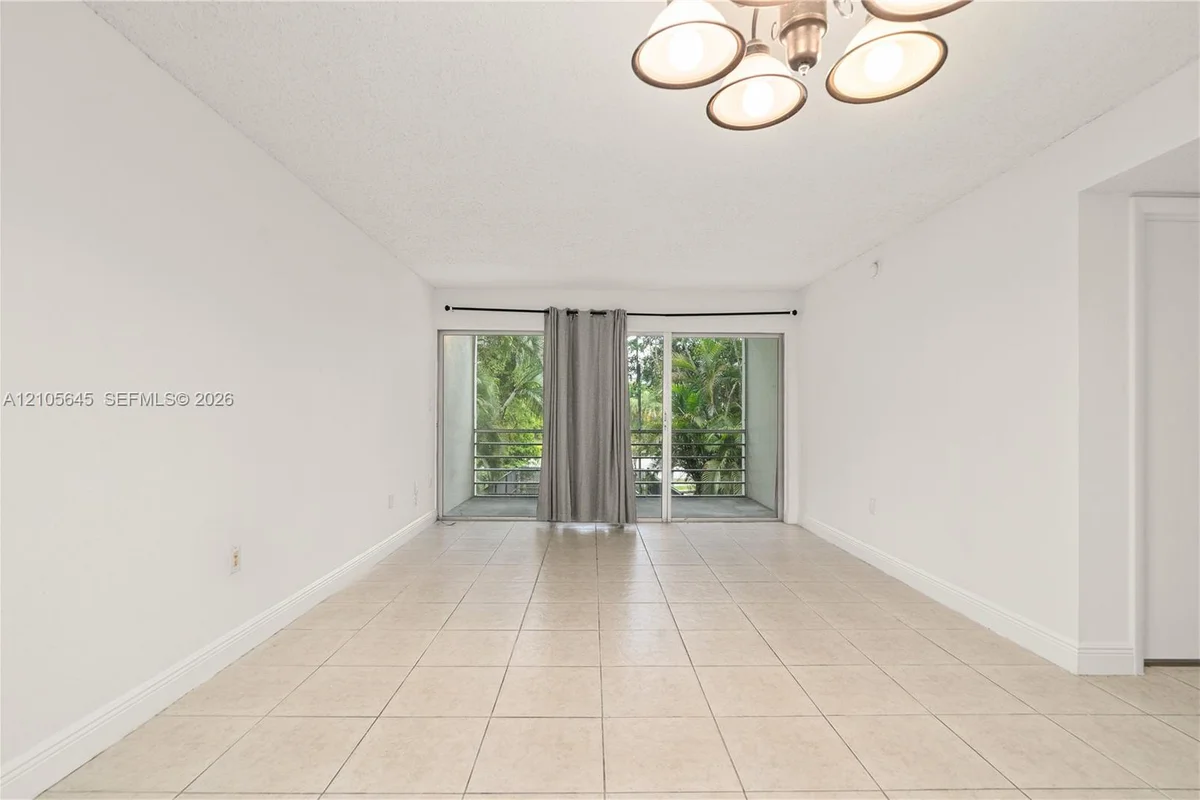 4205 N University Dr #205, Sunrise: photo 1 of 18